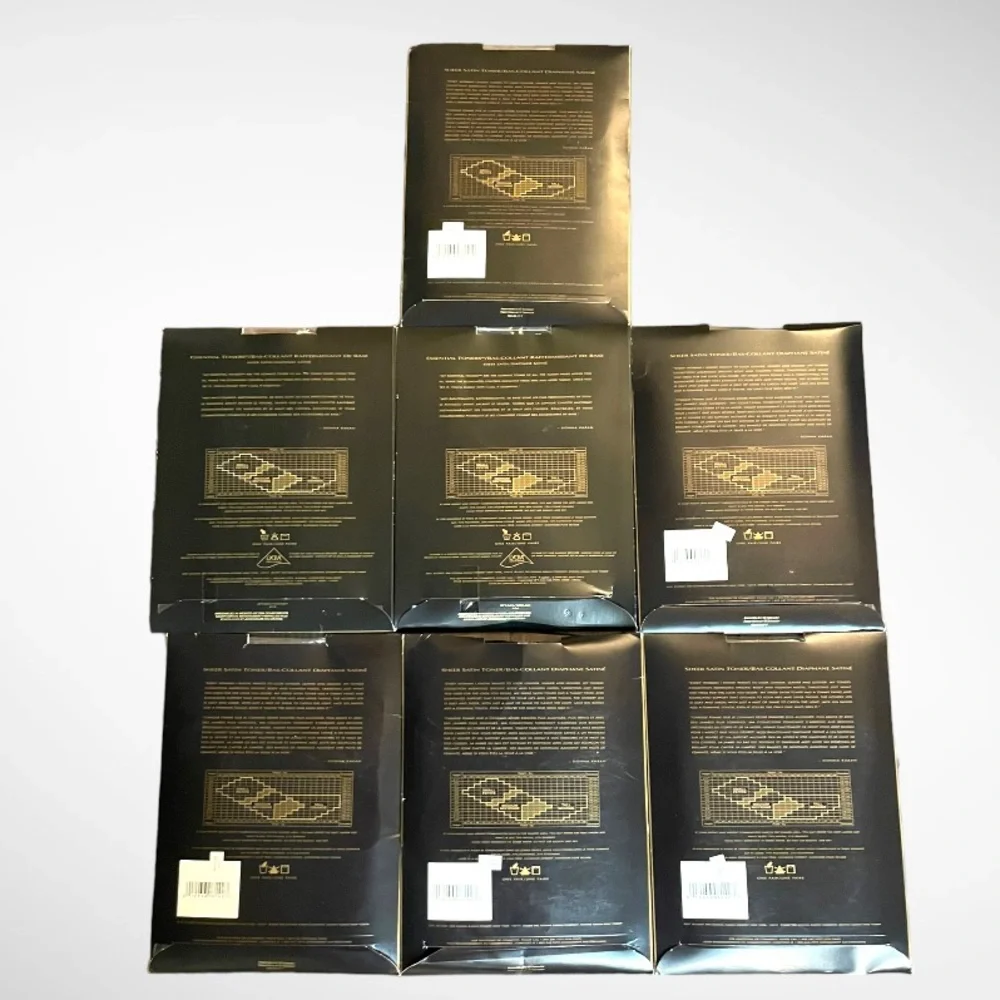 DONNA KARAN PANTYHOSE SIZE MEDIUM